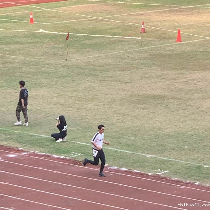 说明: D:\李子丹\工会\2019\校运会\照片\马骁长跑.jpg